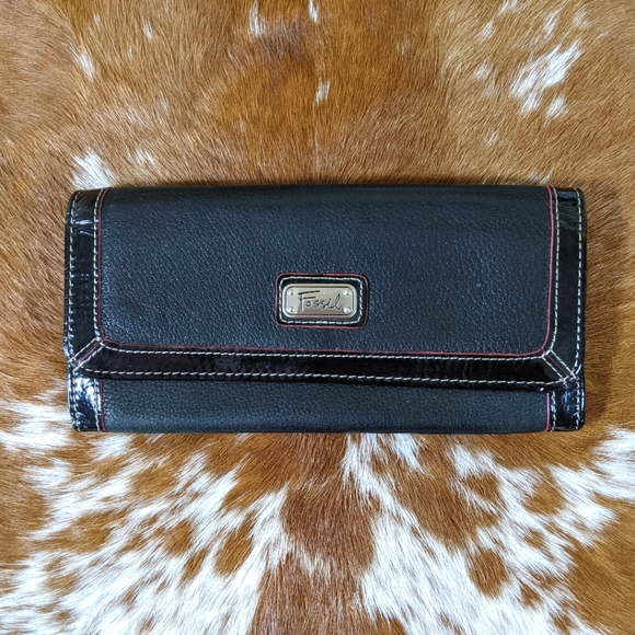 Fossil Handbags - VTG Fossil Black Pebbled Leather Patent Trim Wallet
